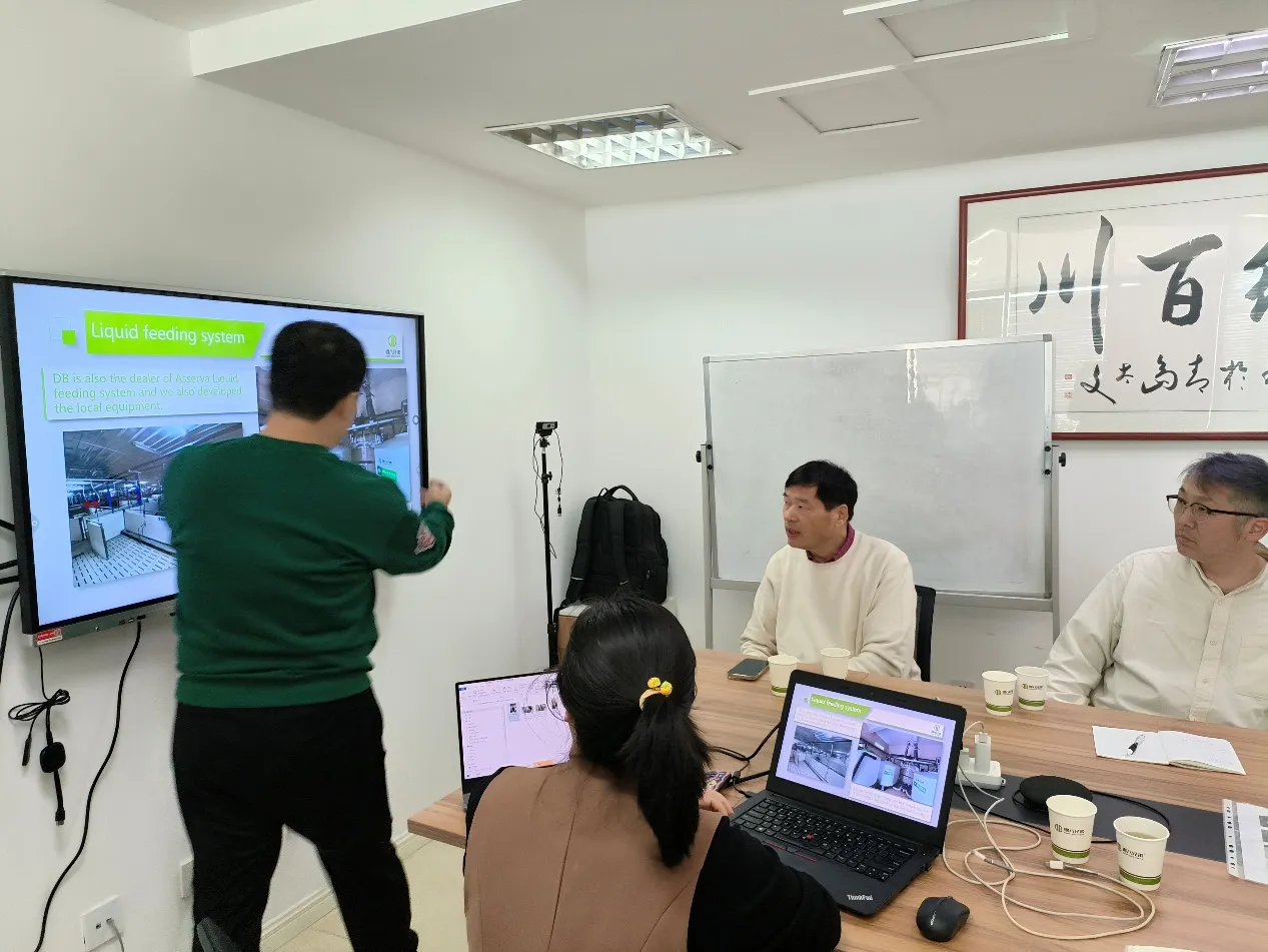 Southeast Asian Customers Read Complete Layer Cage and Automatic Egg Collection Solution